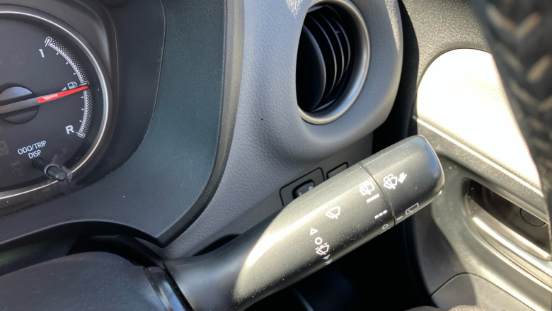 Toyota Yaris 1.33 VVT-i Icon 5dr Petrol Hatchback